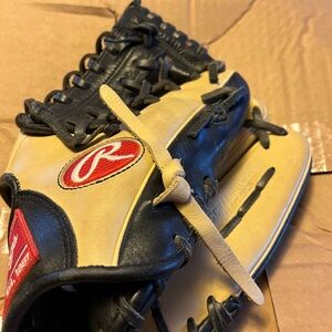 Rawlings Black and Cream Baseball Glove